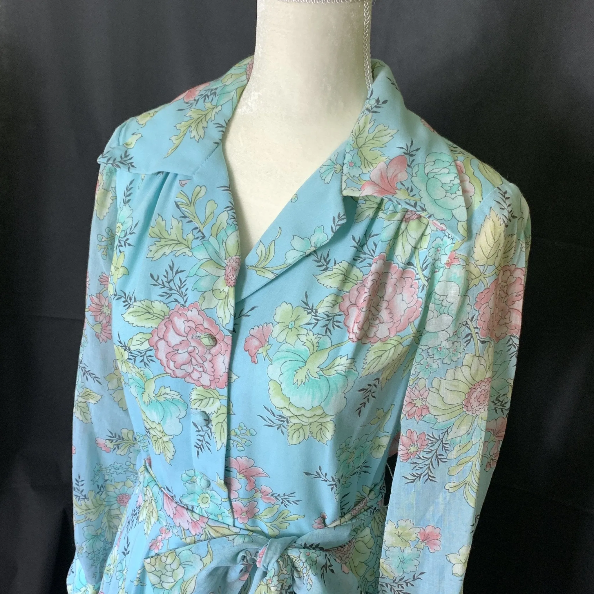 1960s Blue Floral Shirt Dress by Miss Elliette with a Blue Base & Pink Flowers. Midi Length Fit & Flare.